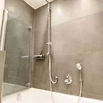 80 Sqm Flat With Terrace And 15min To Fair And 5min To Old Town Apartment Dusseldorf