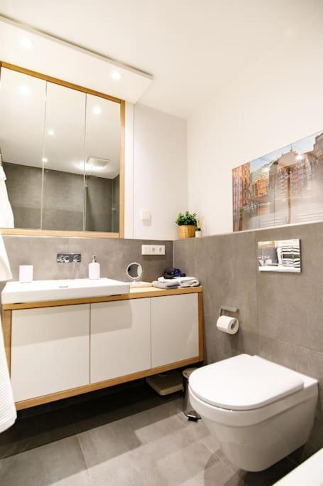 80 Sqm Flat With Terrace And 15min To Fair And 5min To Old Town Apartment Düsseldorf