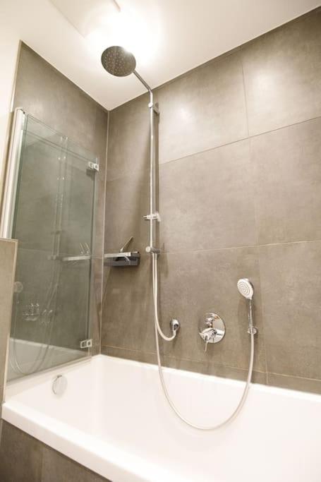 80 Sqm Flat With Terrace And 15min To Fair And 5min To Old Town Apartment Düsseldorf